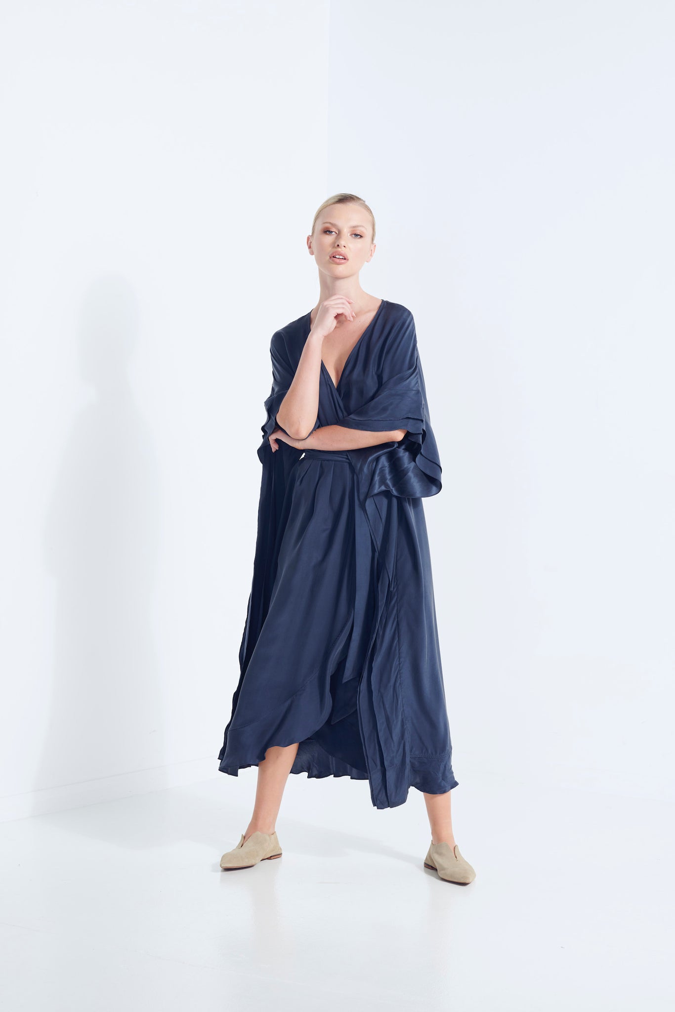 APHRODITE SILK ROBE DRESS 40%OFF
