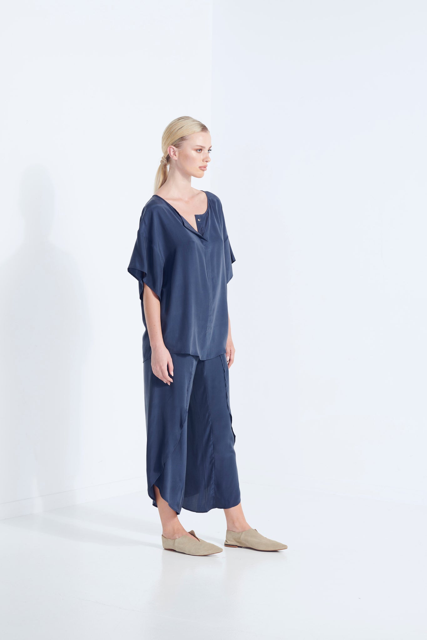 APHRODITE SILK TEE 40%OFF