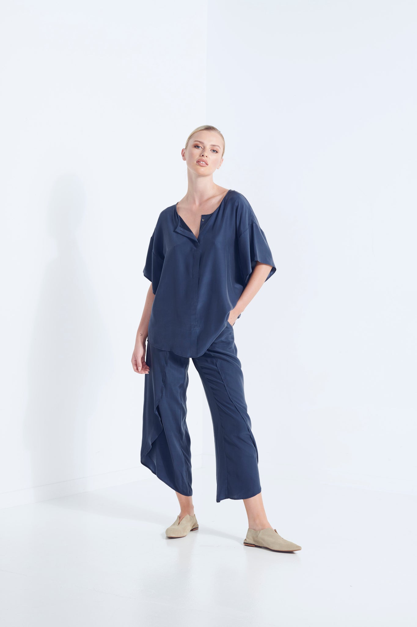APHRODITE SILK TEE 40%OFF