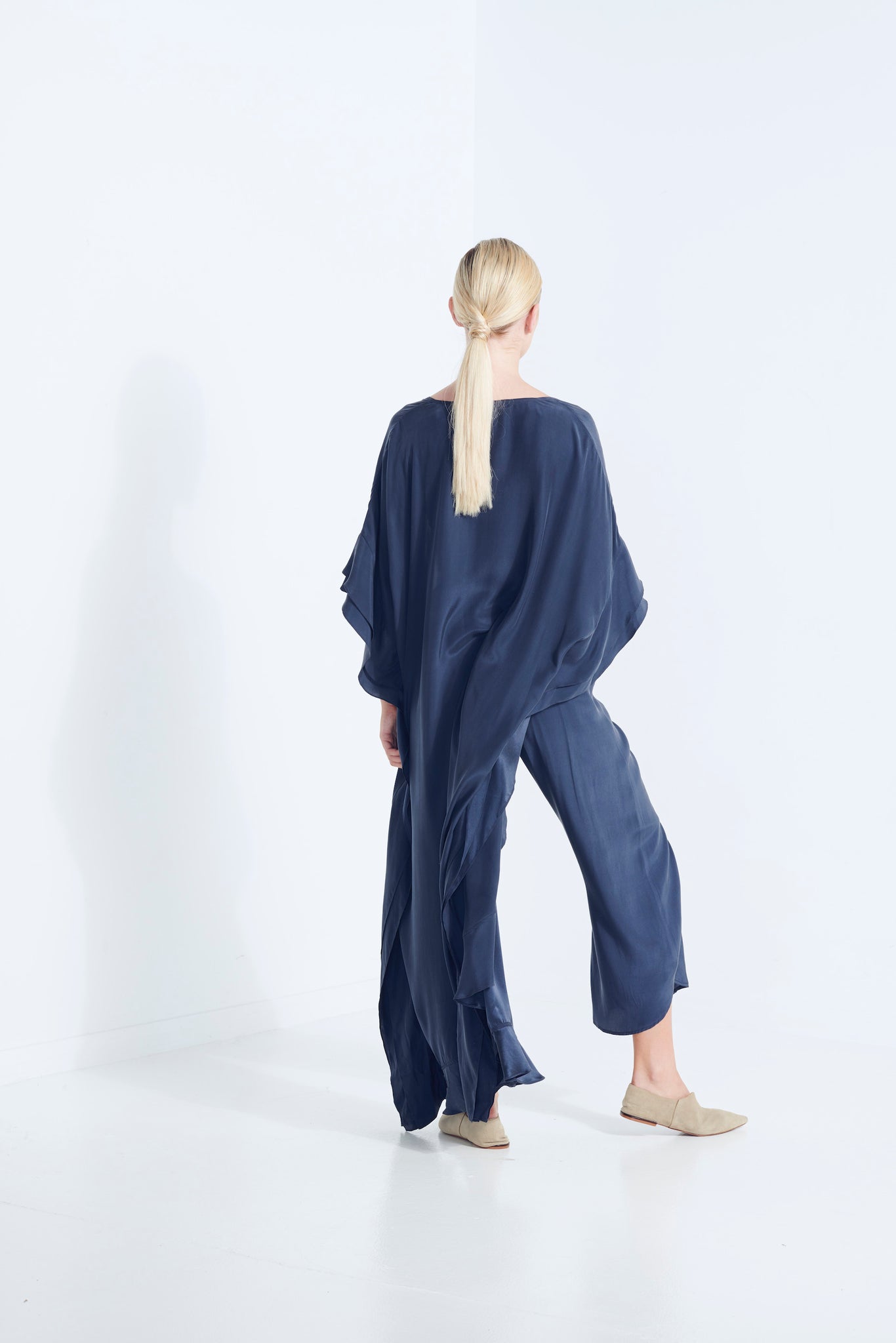 APHRODITE SILK ROBE DRESS 40%OFF