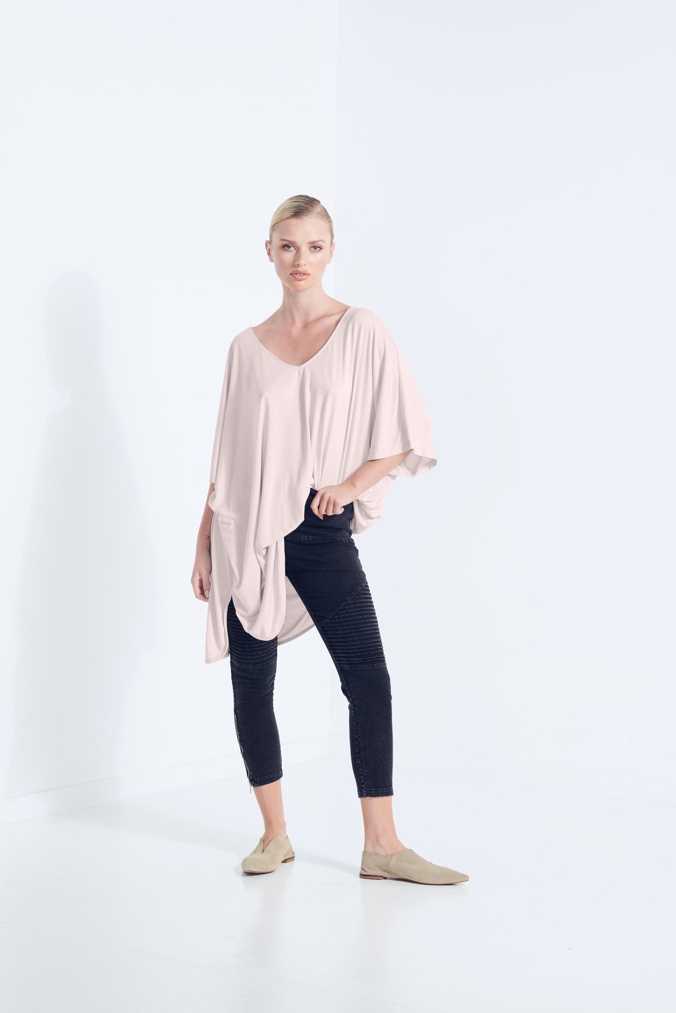 THEMIS DRESS LONGLINE T-SHIRT BEECHWOOD MODAL STRETCH WITH REMOVABLE TIE PIPISHELL WASHED PALE PINK  FRONT TEE VIEW
