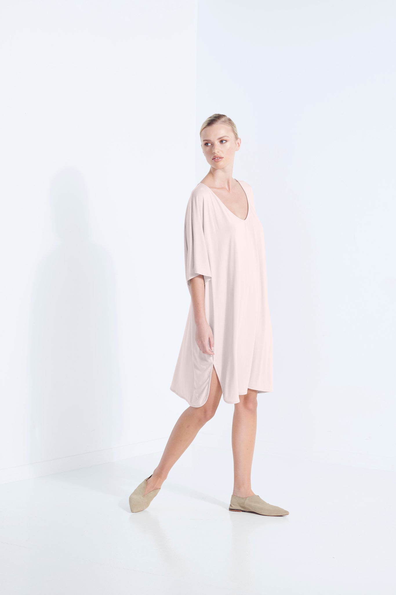 THEMIS DRESS LONGLINE T-SHIRT BEECHWOOD MODAL STRETCH WITH REMOVABLE TIE PIPISHELL WASHED PALE PINK  SIDE VIEW