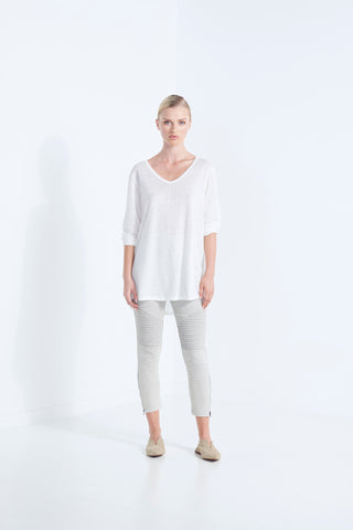 ZEUS LONG SLEEVE LINEN SCOOP V NECK TOP IN PURE LINEN MILKY ICE WHITE FRONT VIEW