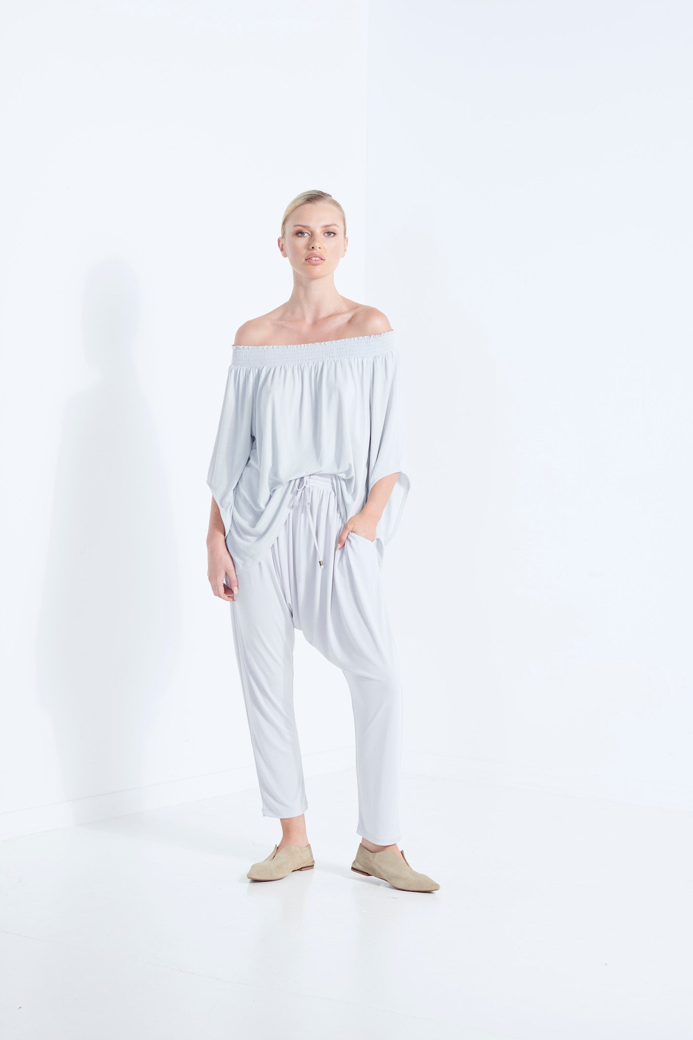 NAEVIA OFF SHOULDER TOP KNIT BEECHWOOD MODAL ELASTIC TOP WITH BELL SLEEVE WISP PALE WASHED GREY POCKET VIEW