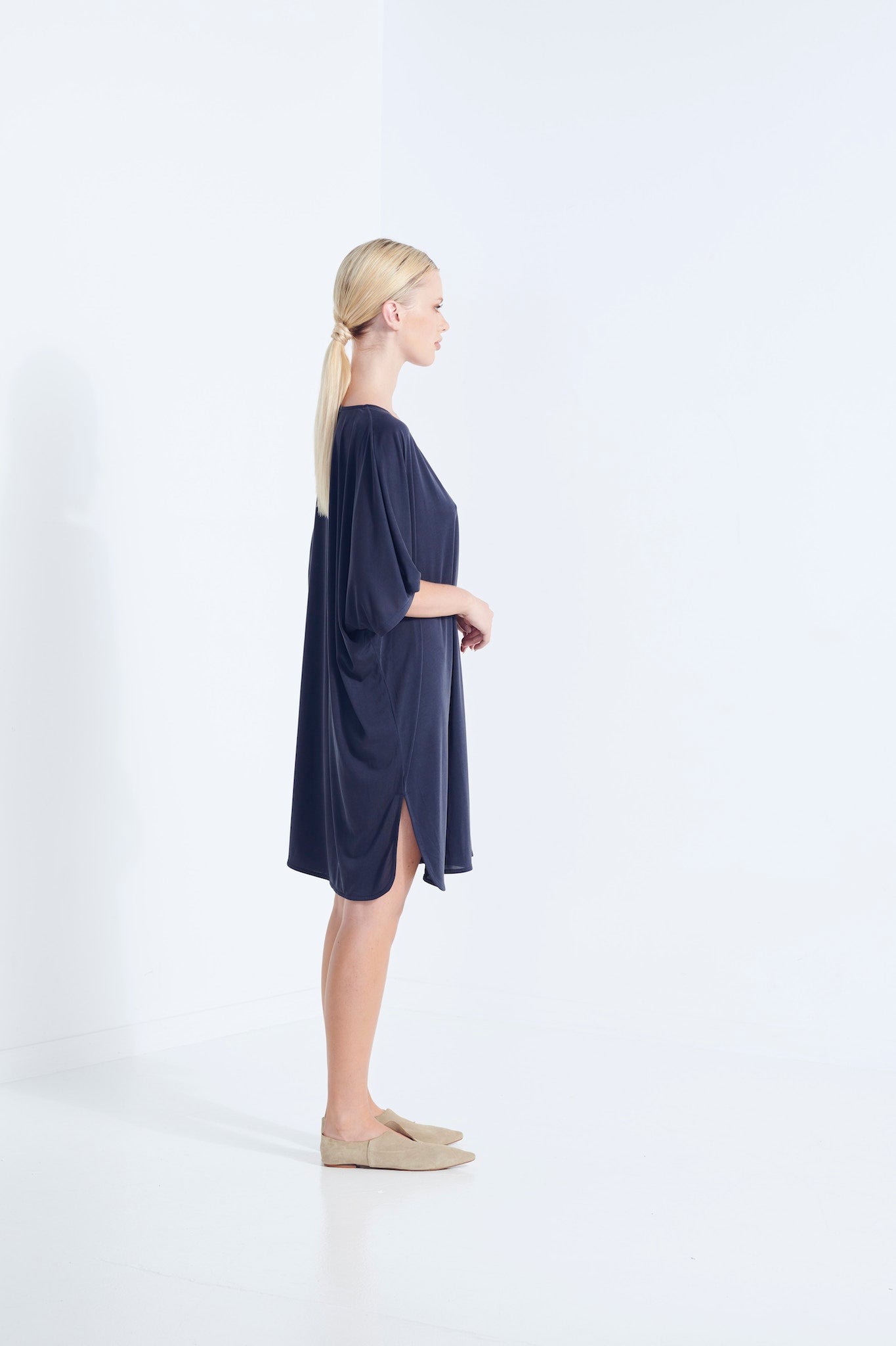 THEMIS DRESS LONGLINE T-SHIRT BEECHWOOD MODAL STRETCH WITH REMOVABLE TIE AEGEAN WASHED NAVY SIDE VIEW