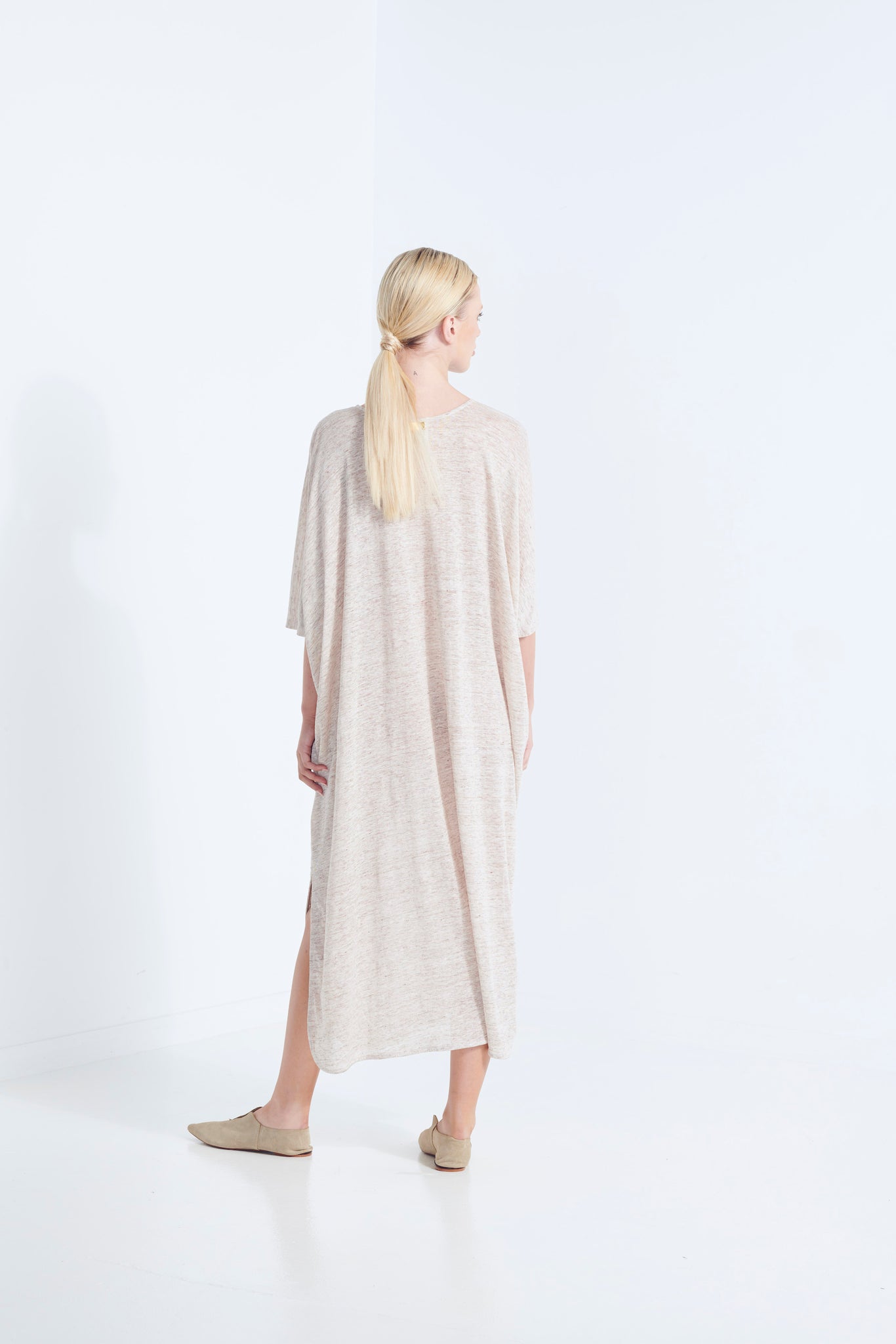 ZEUS DRESS PURE LINEN NATURAL YARN IN WICKER WITH SIDE HEM SCOOP AND SELF FABRIC TIE  BACK VIEW