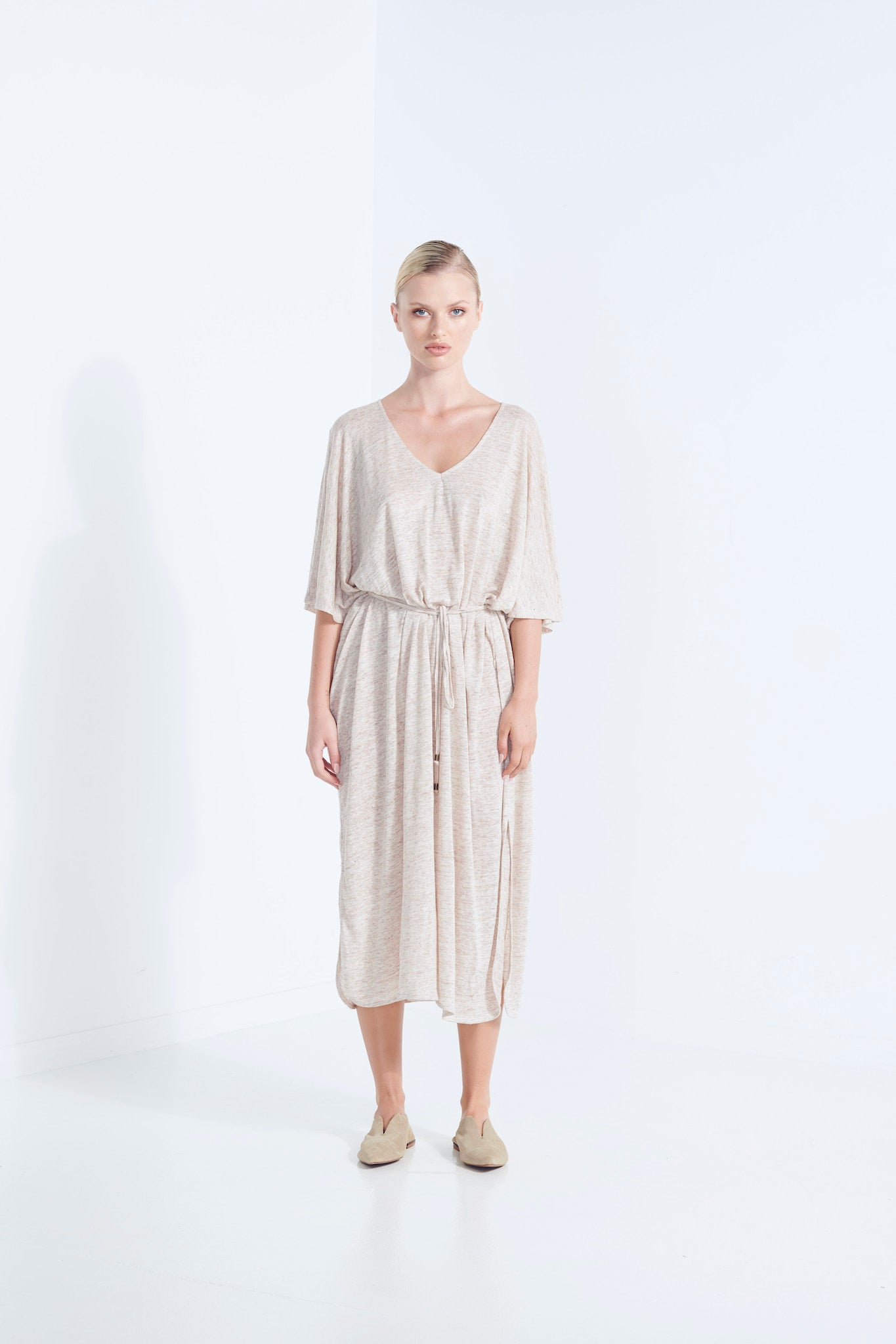 ZEUS DRESS PURE LINEN NATURAL YARN IN WICKER WITH SIDE HEM SCOOP AND SELF FABRIC TIE  FRONT VIEW WITH TIE 